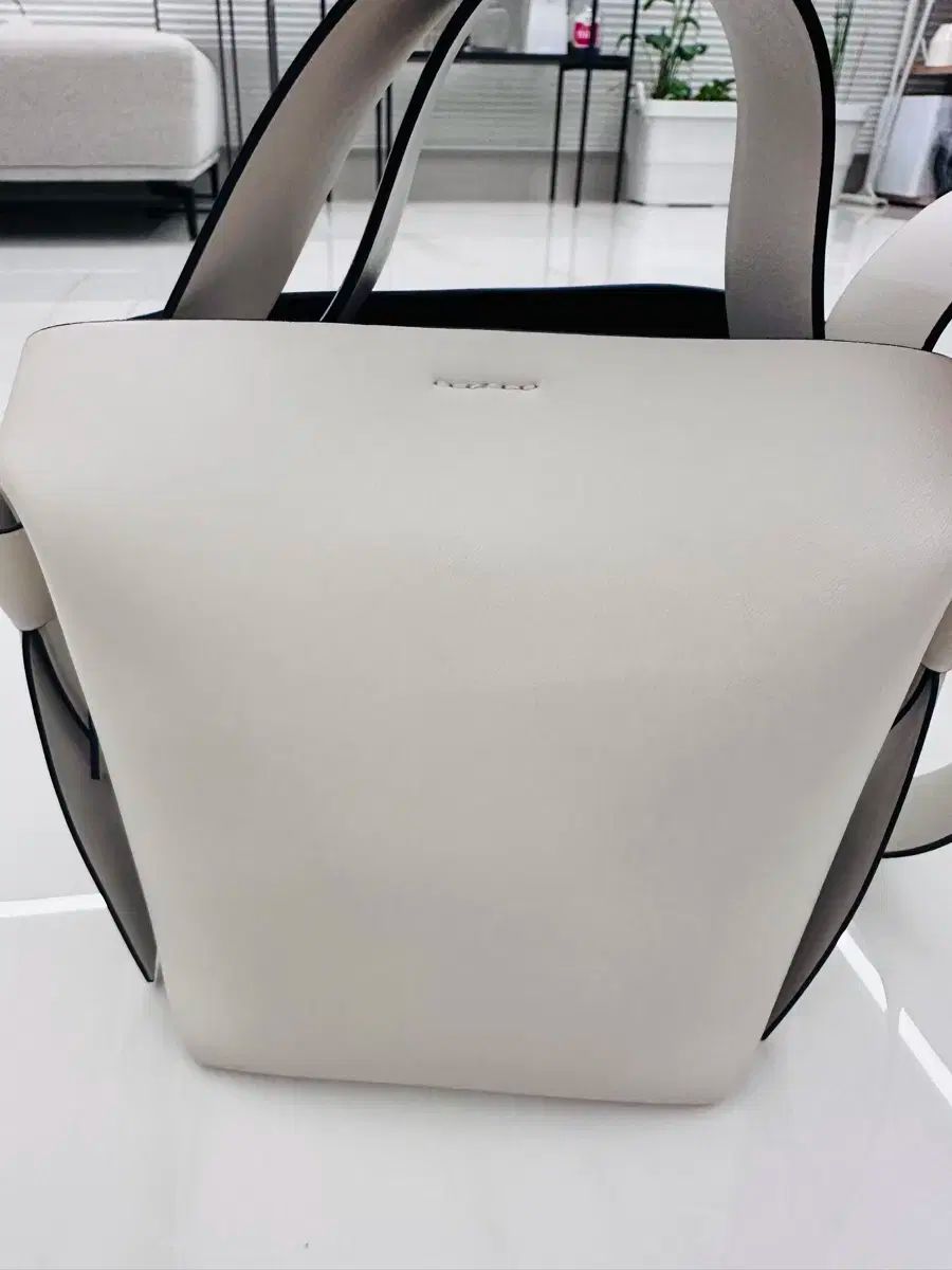Acne Studios