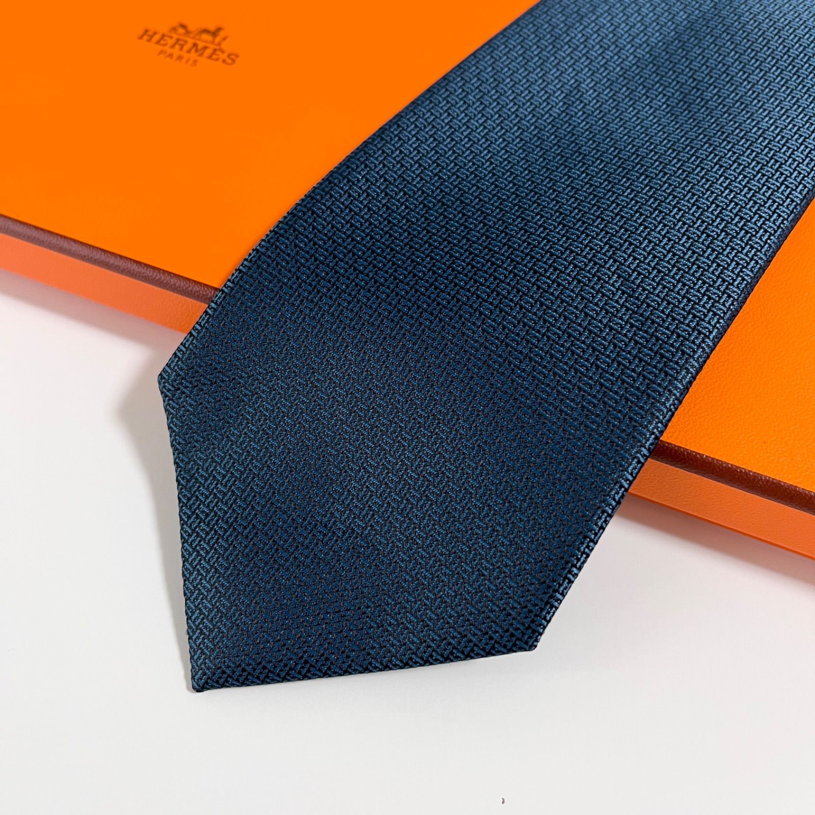 エルメス ネクタイ シルク グリーン系 H柄 楽天市場】新品エルメス・HERMES ネクタイ H柄 グリーン系