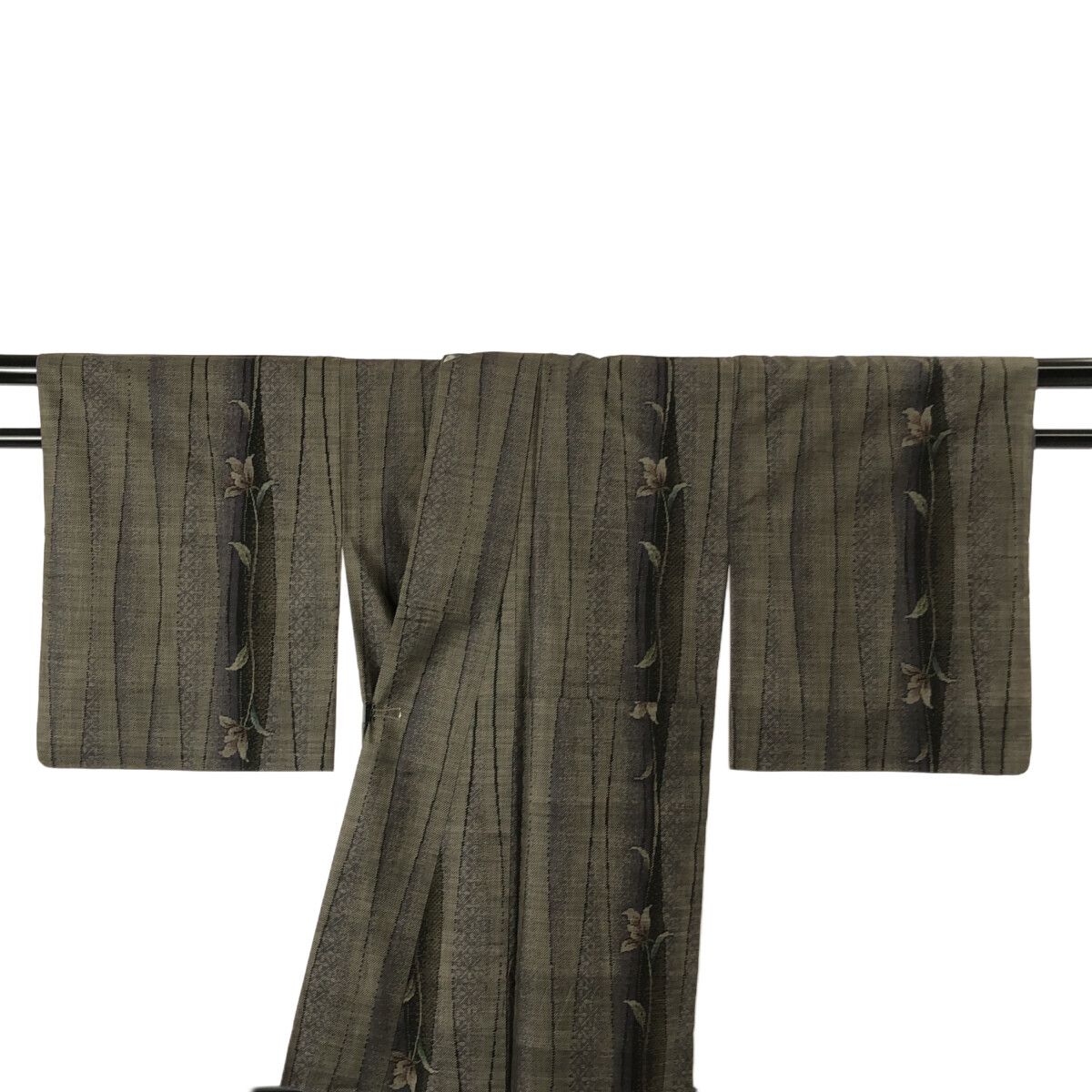大島紬/美品/証紙付/本場奄美/茶泥/仕立上がり/適応身長150～156㎝/8410 大島紬/美品/証紙付/本場奄美/茶泥/仕立上がり/適応身長150～156