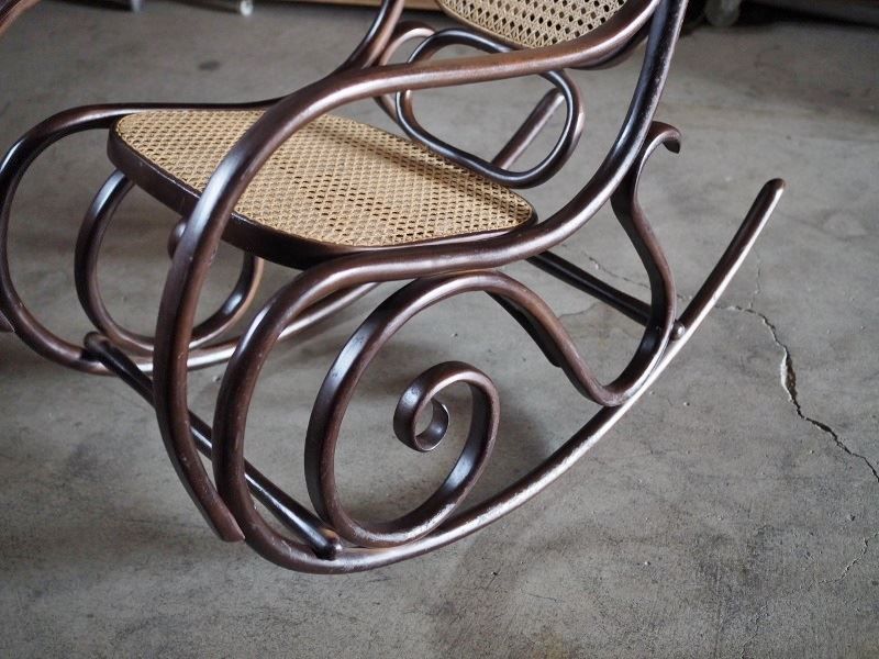 ラタン製レトロなロッキングチェア 昭和中期 古録展 品番I940