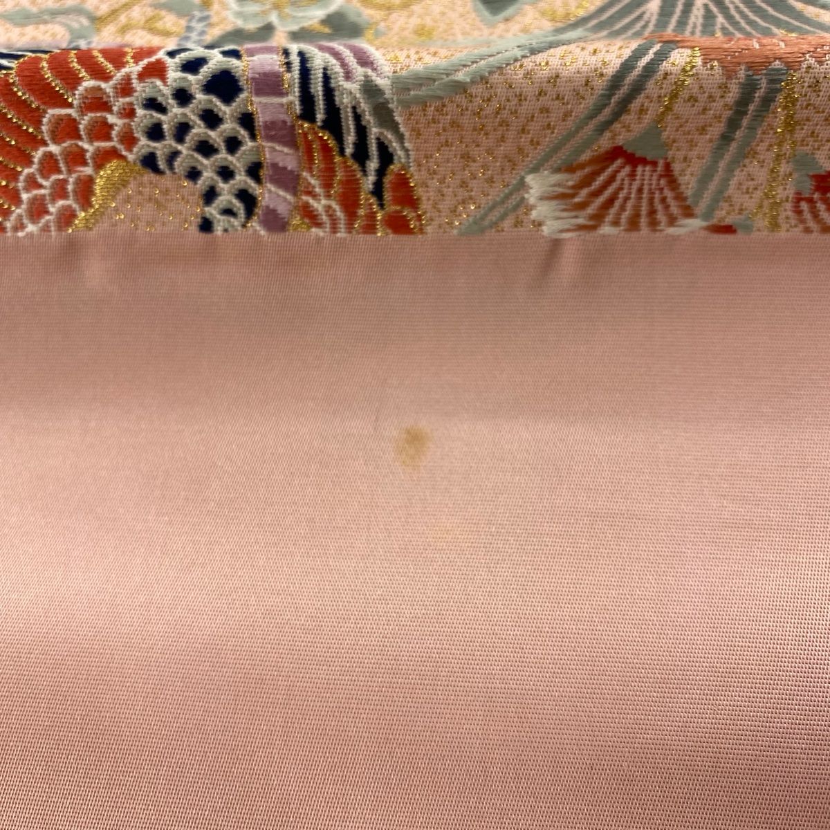 袋帯 美品 秀品 花喰い鳥 草花 刺繍 金糸 ピンク 六通 正絹 袋帯 美品 秀品 花喰い鳥 草花 刺繍 金糸 ピンク 六通 正絹