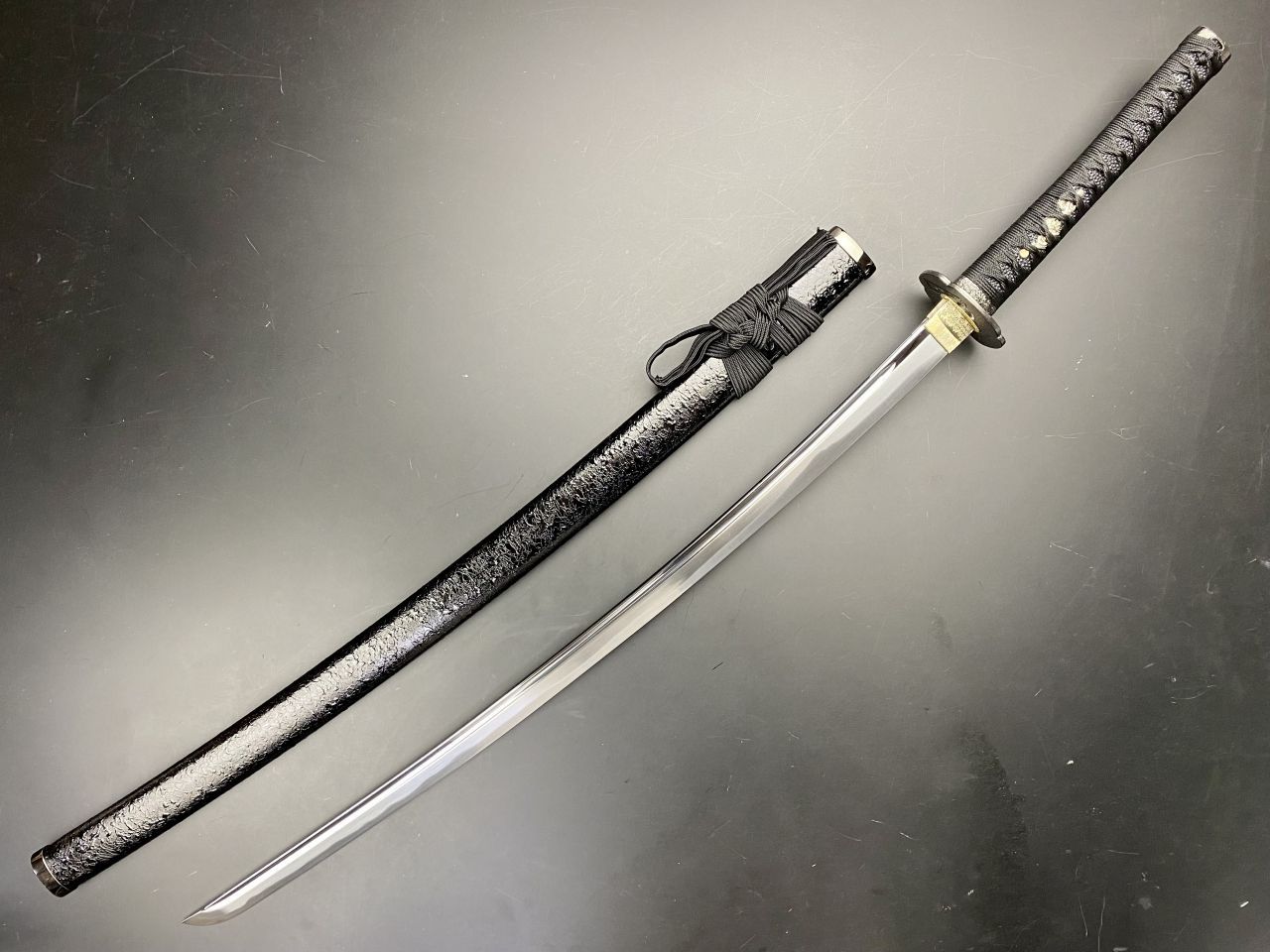 時代物 黒漆塗 螺鈿細工山水人物図 刀掛け 2本掛 古美術　刀掛台　螺鈿細工 時代物 黒漆塗 螺鈿細工山水人物図 刀掛け 2本掛 古美術