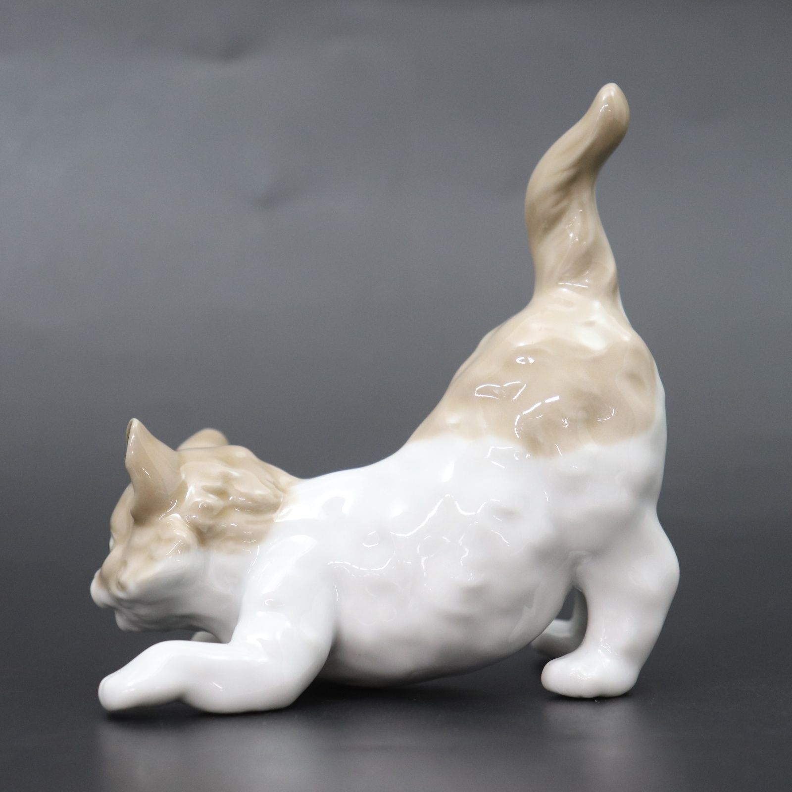 ITG2IG6WZMRO LLADRO リヤドロ 尻尾を立てる猫 ねこ ネコ 陶器 陶磁器 