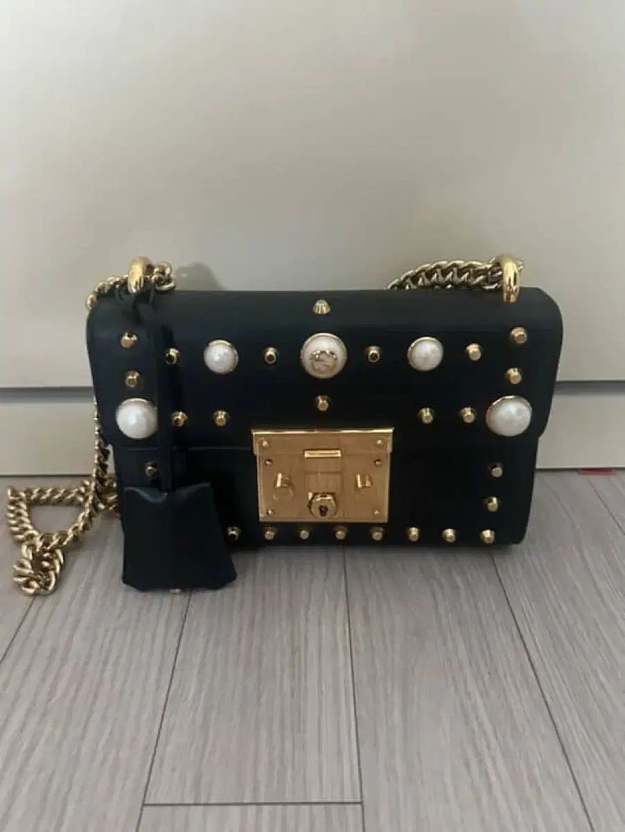 グッチ ペドラロック パール チェーン ショルダーバッグ