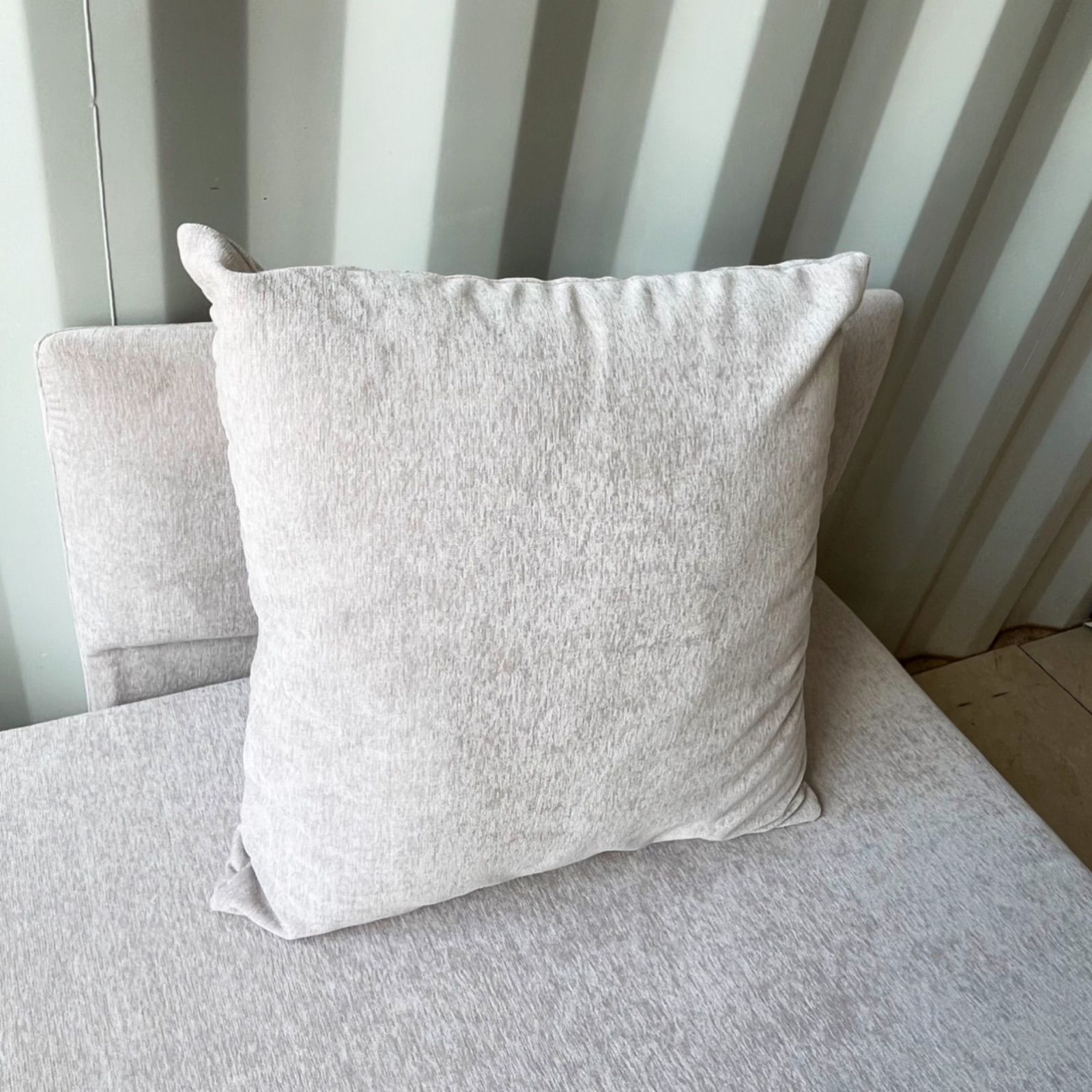 取付無料！カリモク UW2002 北欧風天然木ナチュラルベンチソファ クッション 取付無料！カリモク UW2002 北欧風天然木ナチュラルベンチソファ