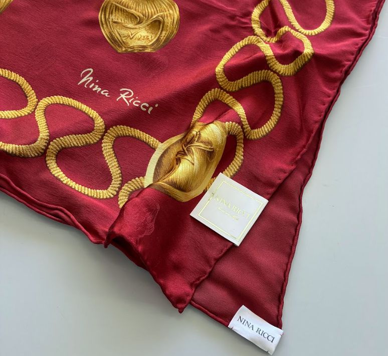 免税店購入　新品　NINA RICCI 　ニナ・リッチ　スカーフ　ITALY NINA RICCI ニナリッチ スカーフ ブルー シルク100％ リボン柄