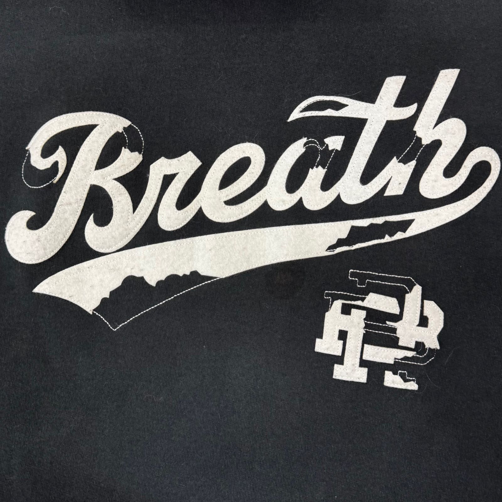 BREATH LOGO CRASH CREW NECK SWEAT ロゴクラッシュ クルーネック 