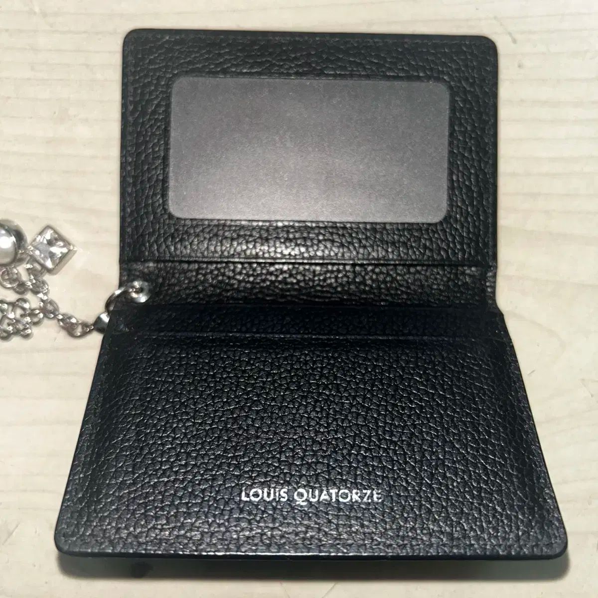 [LOUIS QUATORZE] ハートコレクション カードウォレット /追跡可 Amazon | (ルイカトジュ)LOUIS QUATORZE PINK BUSINESS CARD