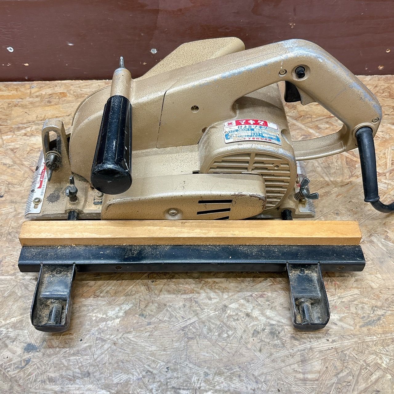 マキタ 3800N-A 仕上ミゾキリ  木箱入り　新品　1台 MAKITA（マキタ） 仕上ミゾキリ 3800N-A - メルカリ