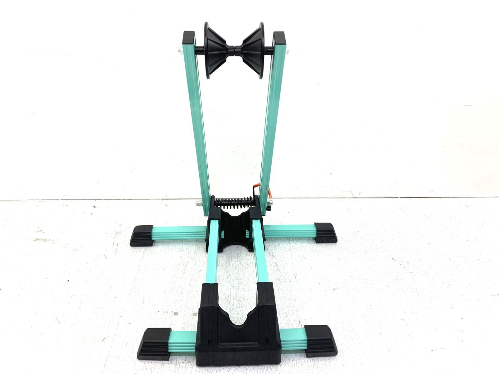 Bianchi ビアンキ　フロアポンプ　と　ディスプレイスタンド BIANCHI 「ビアンキ」 ALツインバルブ フロアポンプ / 中目黒店