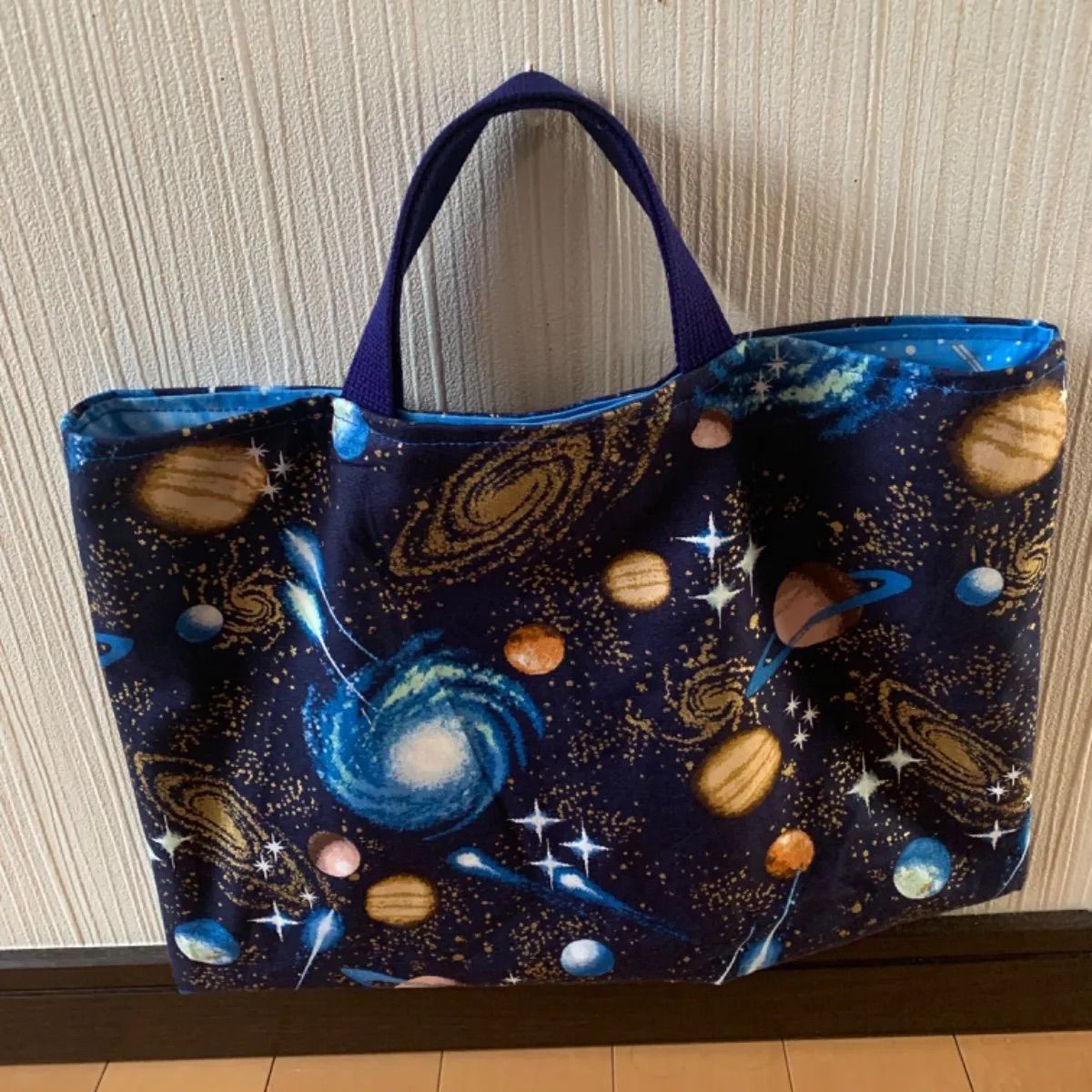 うー様確認用　宇宙柄　ネイビー×ゴールド　内ポケット付きレッスンバッグ ネイビー×ゴールド 宇宙柄 ミニレッスンバッグ ハンドメイド - メルカリ