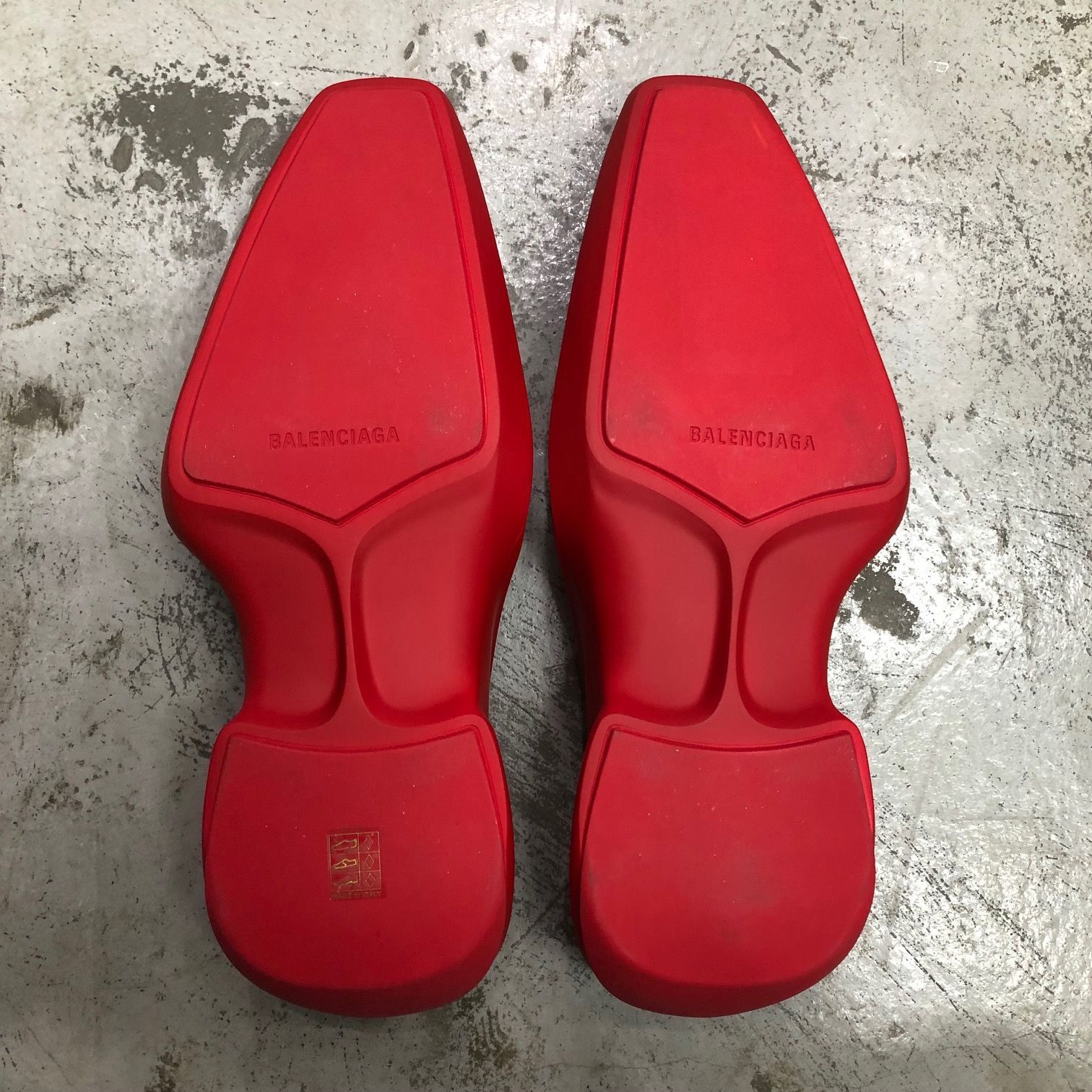 【美品】バレンシアガ　スペース Yahoo!オークション -「balenciaga space」の落札相場・落札価格