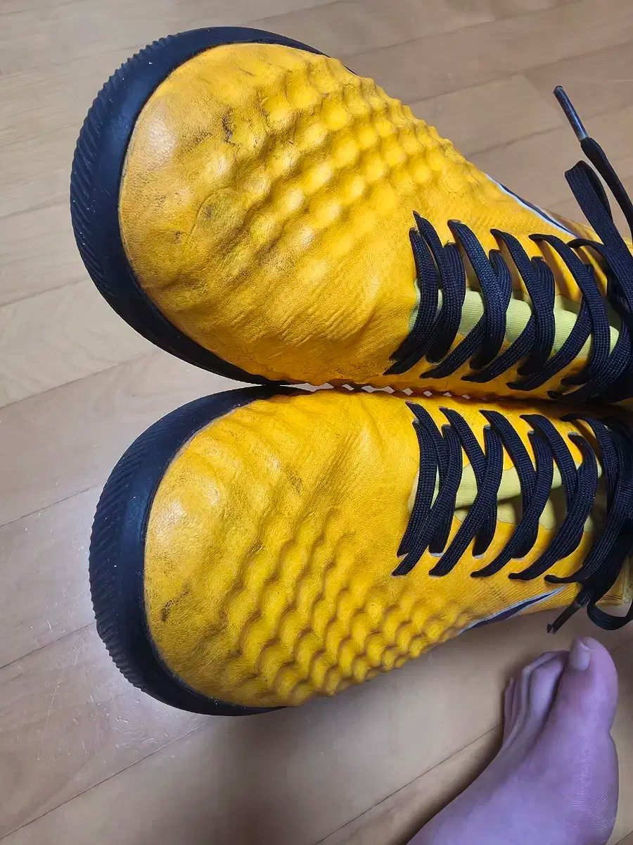 NIKE(ナイキ) マジスタ フィナーレ 2 tf 260 イエロー 黄色