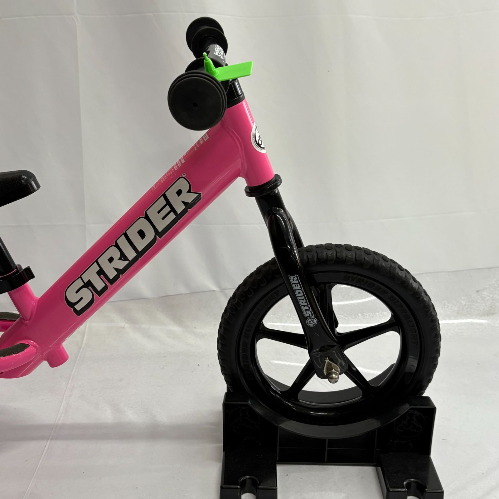 美品 STRIDER ストライダー クラシックモデル 12インチ ピンク - メルカリ