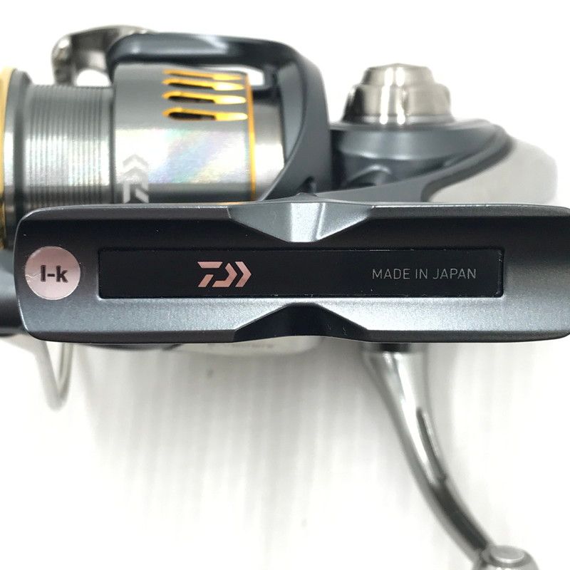 スピニングリール