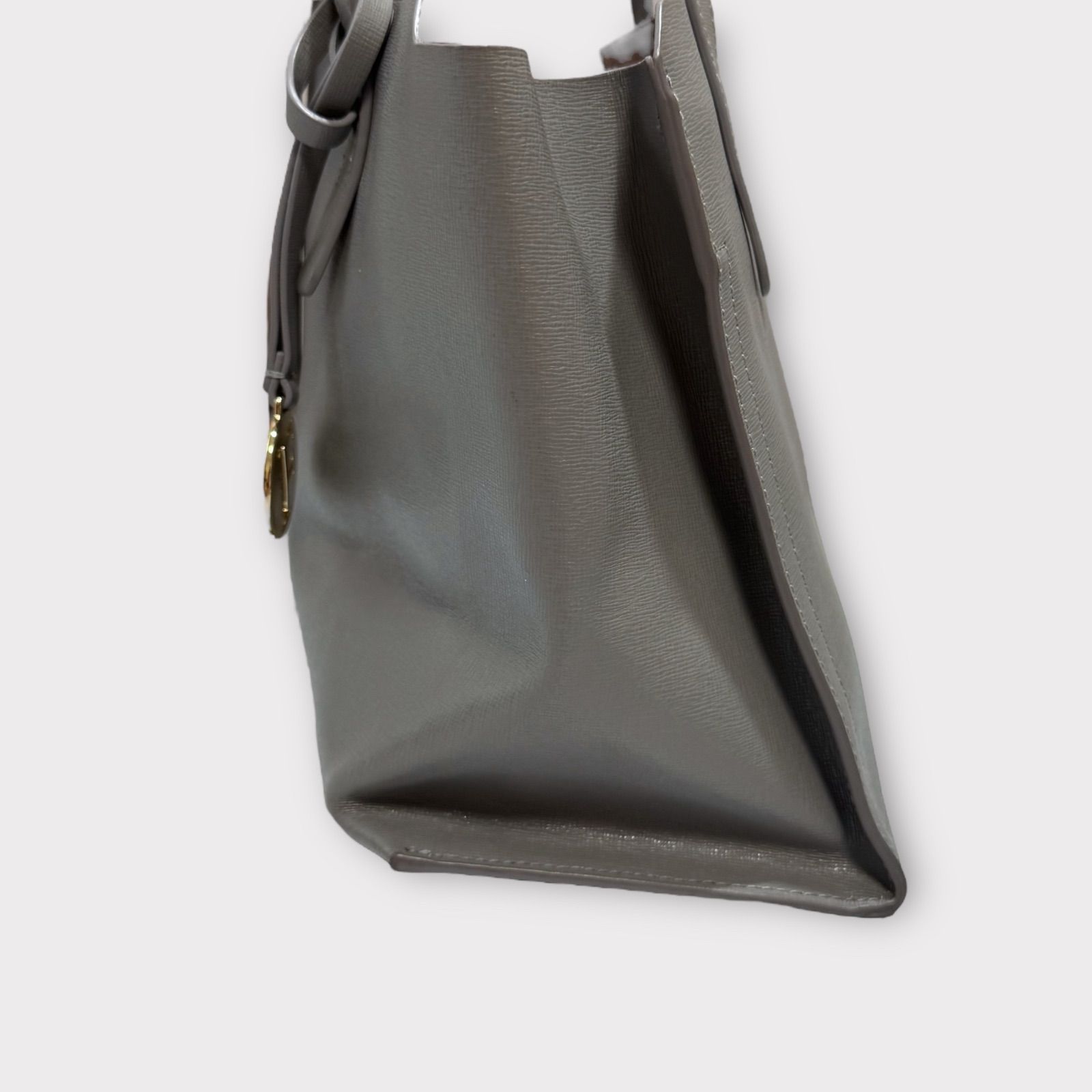 【極美品】FURLA トートバッグ サリー未使用に近い 極美品】FURLA トートバッグ サリー未使用に近い 極美品】FURLA