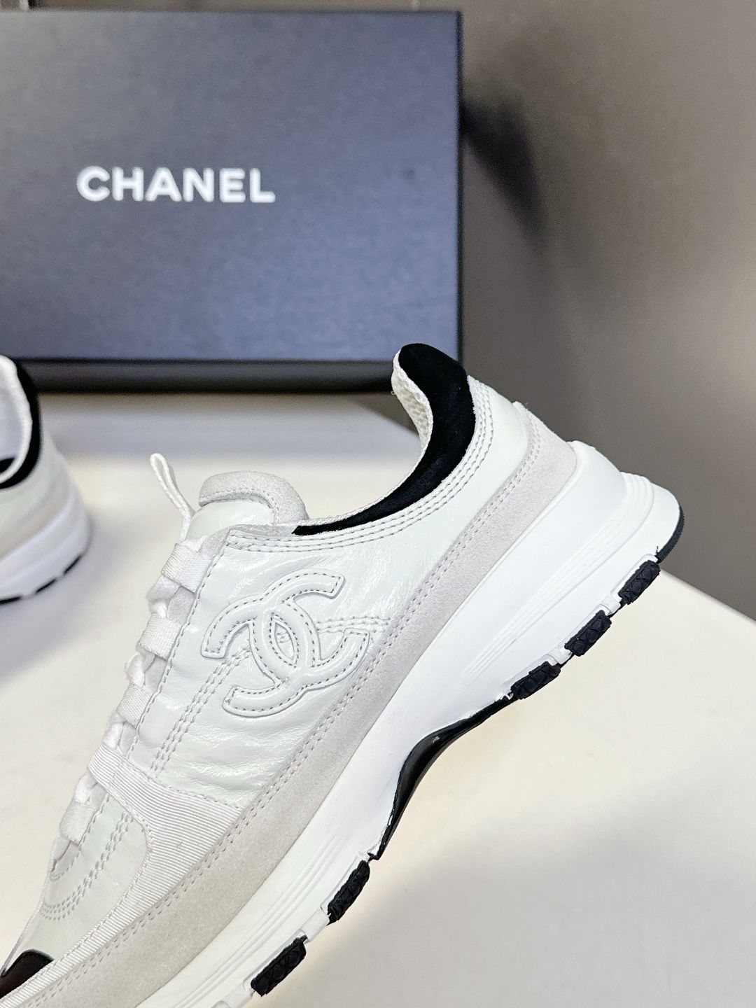 【CHANEL】25SS カジュアルスタイル♪シャネル スニーカー CHANEL シャネル 25A カジュアル スニーカー01-2 - メルカリ