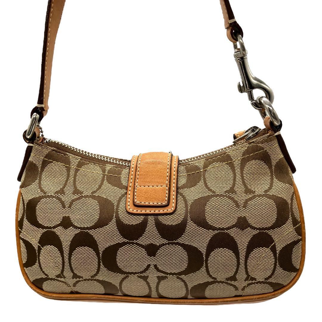 バッグ 1971 Coach Soho Hobo Signature handbag 1971 Coach Soho Hobo Signature handbag - メルカリ