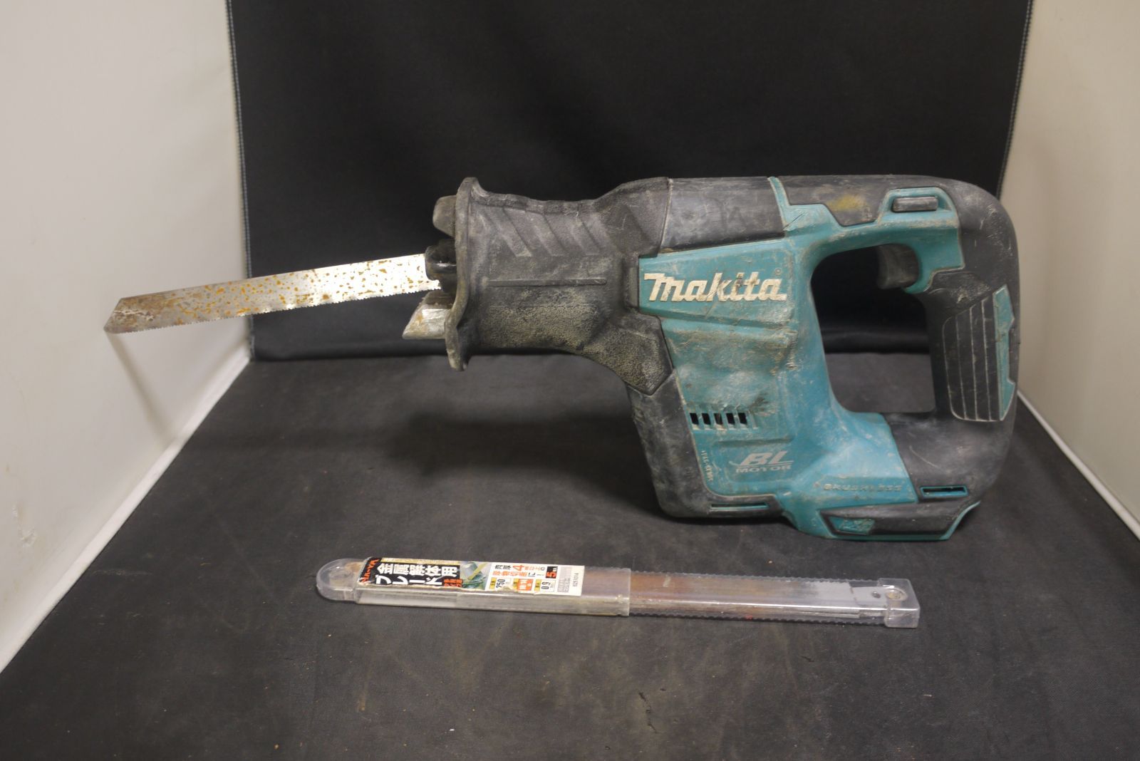 makita マキタ 充電式レシプロソー JR188D 本体のみ