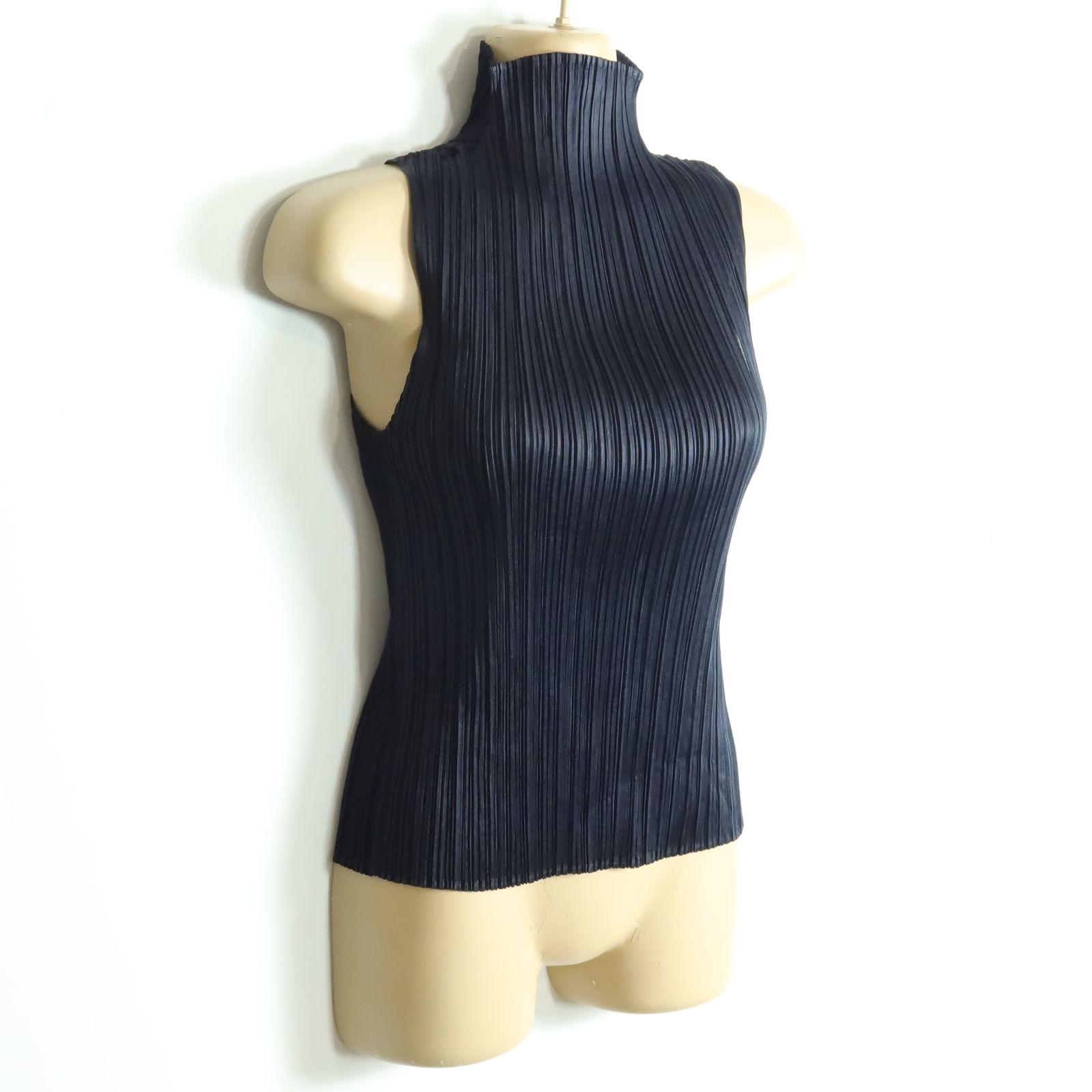 極美品✨プリーツプリーズ ネックレス刺繍　長袖カットソー サイズ3 ブラック 楽天市場】issey miyake pleats please（Tシャツ・カットソー