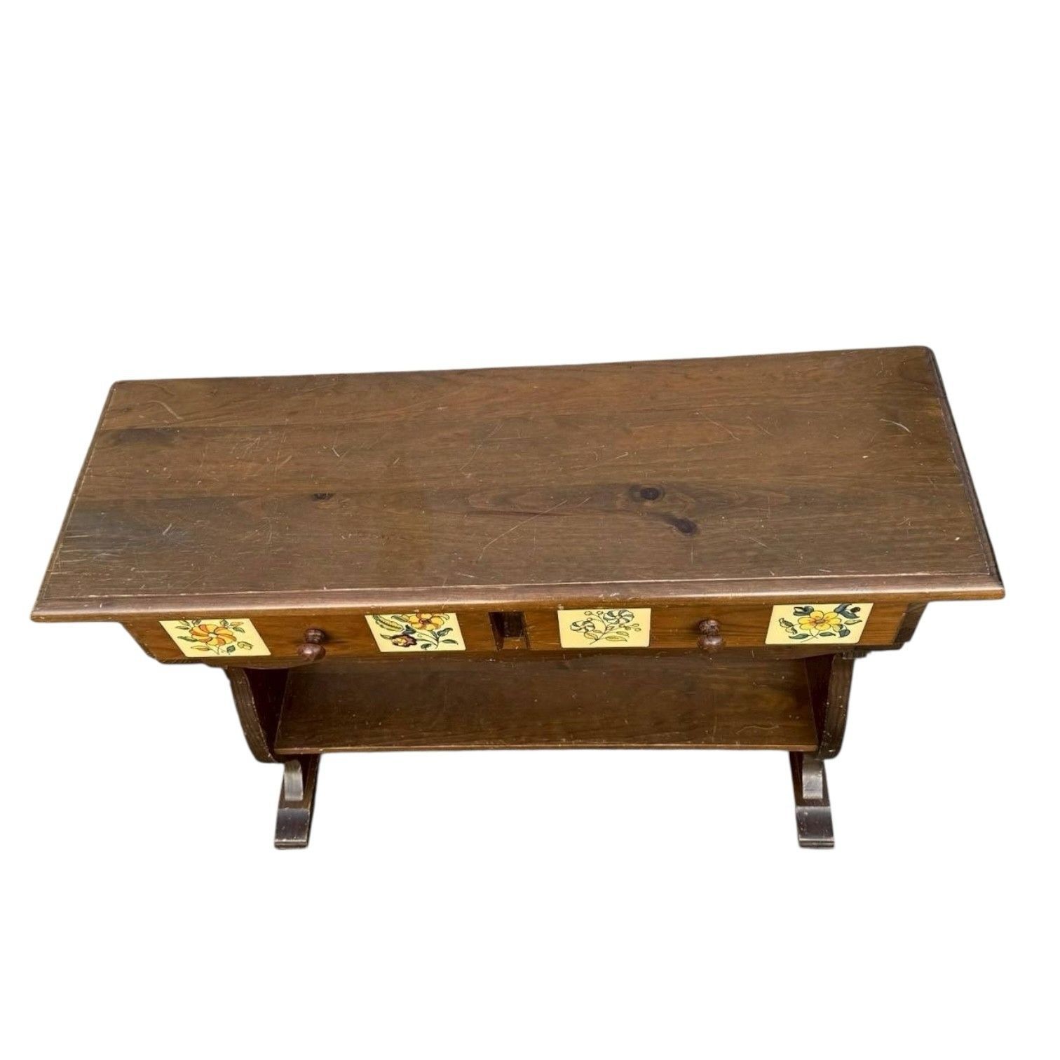 アンティークタイル付きキャビネット