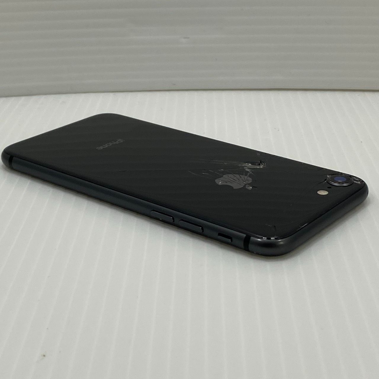 iPhone8 64GB au版 スペースグレイ SIMロック解除済み