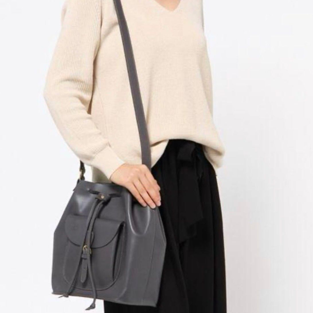 ✨美品 IL BISONTE グレー レザー ショルダーバッグ✨00164 - メルカリ