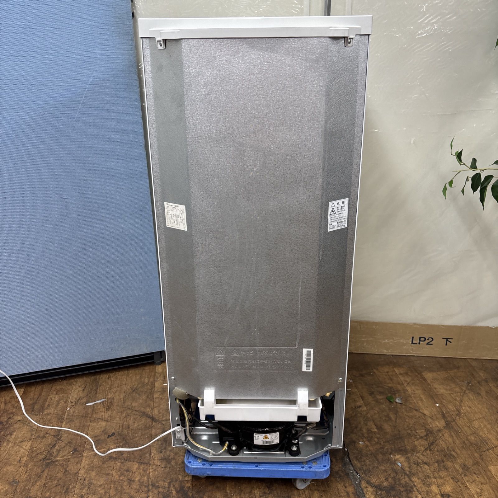 I505 🌈 名古屋市近郊配送設置無料！ SHARP 冷蔵庫 (137L) 2ドア