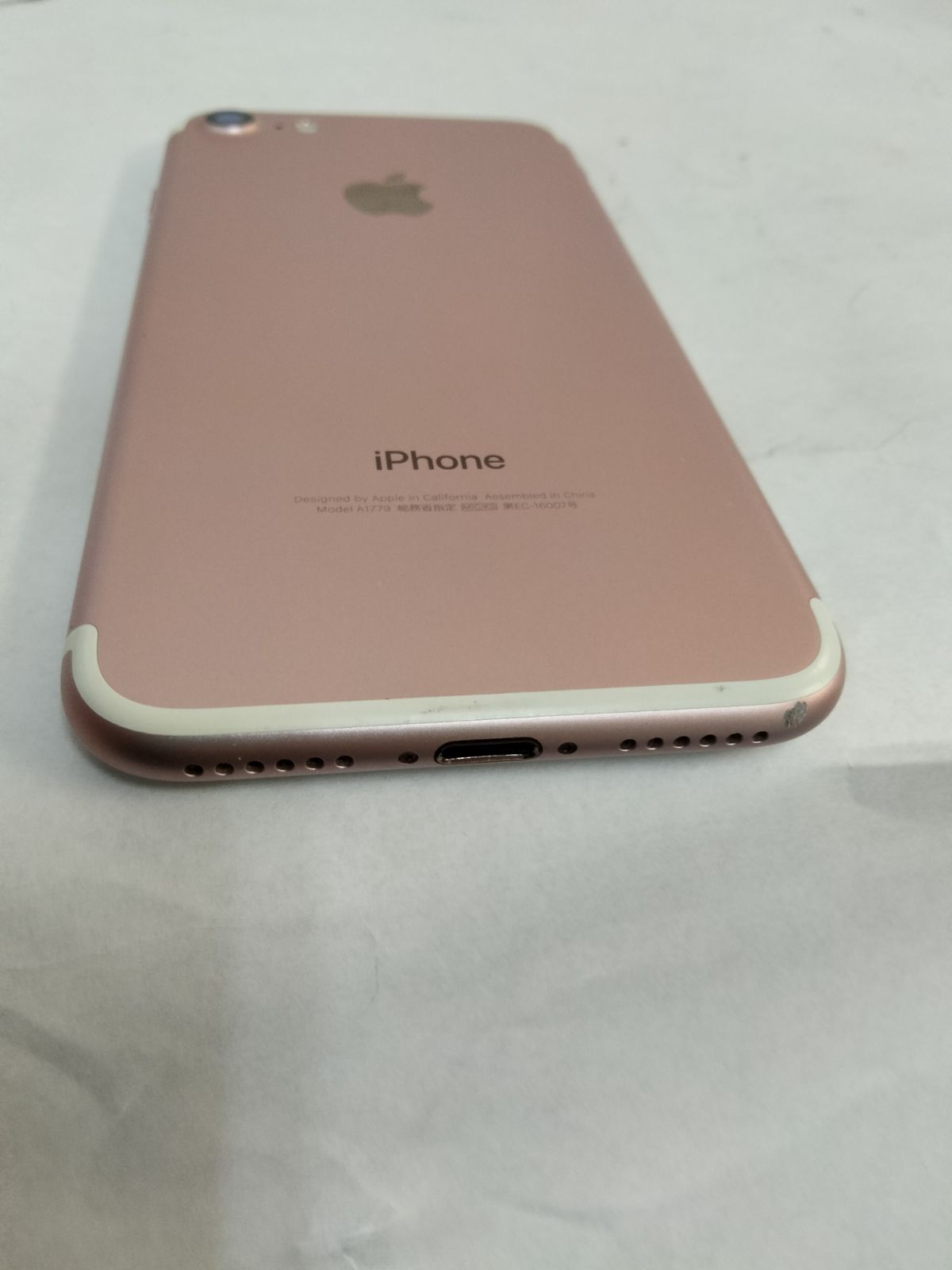 美品動作確認初期化済みApple iPhone7ローズゴールド128GBドコモ Apple