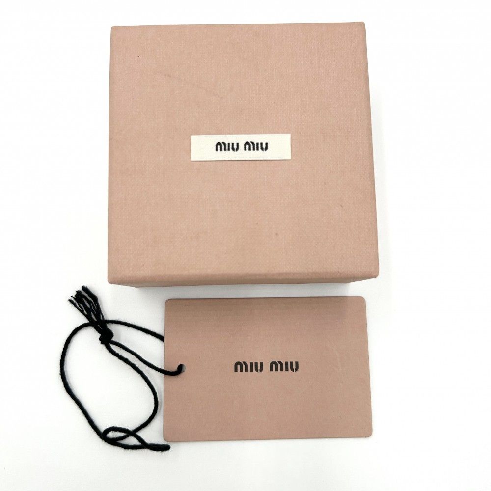 MIUMIU パテントレザー ヘアクリップ バレッタ Amazon.co.jp: [ミュウミュウ]ヘアアクセサリー パテントレザー