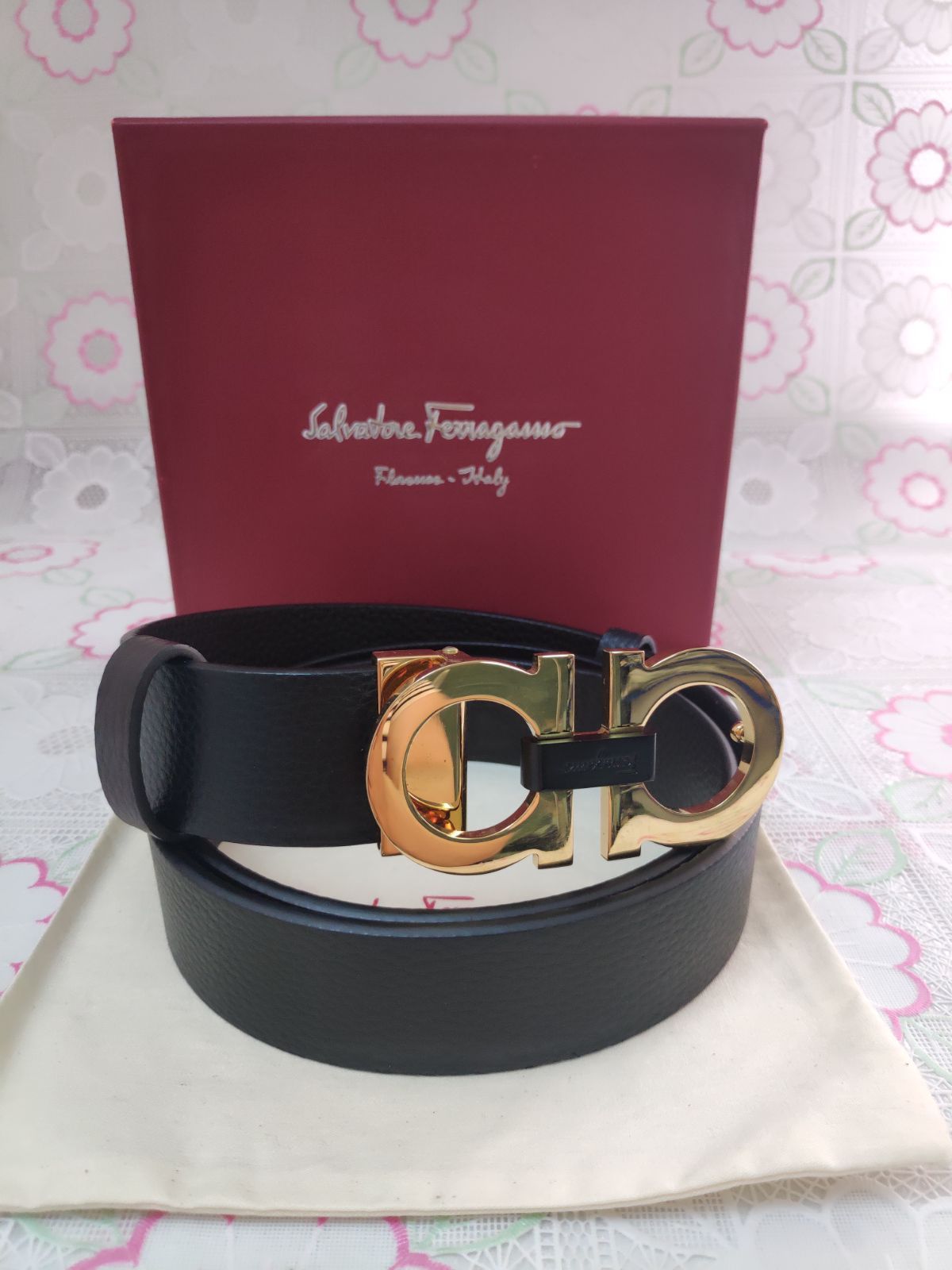 FERRGAMOブラックレザー ベルト ゴールドバックル フェラガモ✨Ferragamo ベルト ブラック リバーシブルベルト