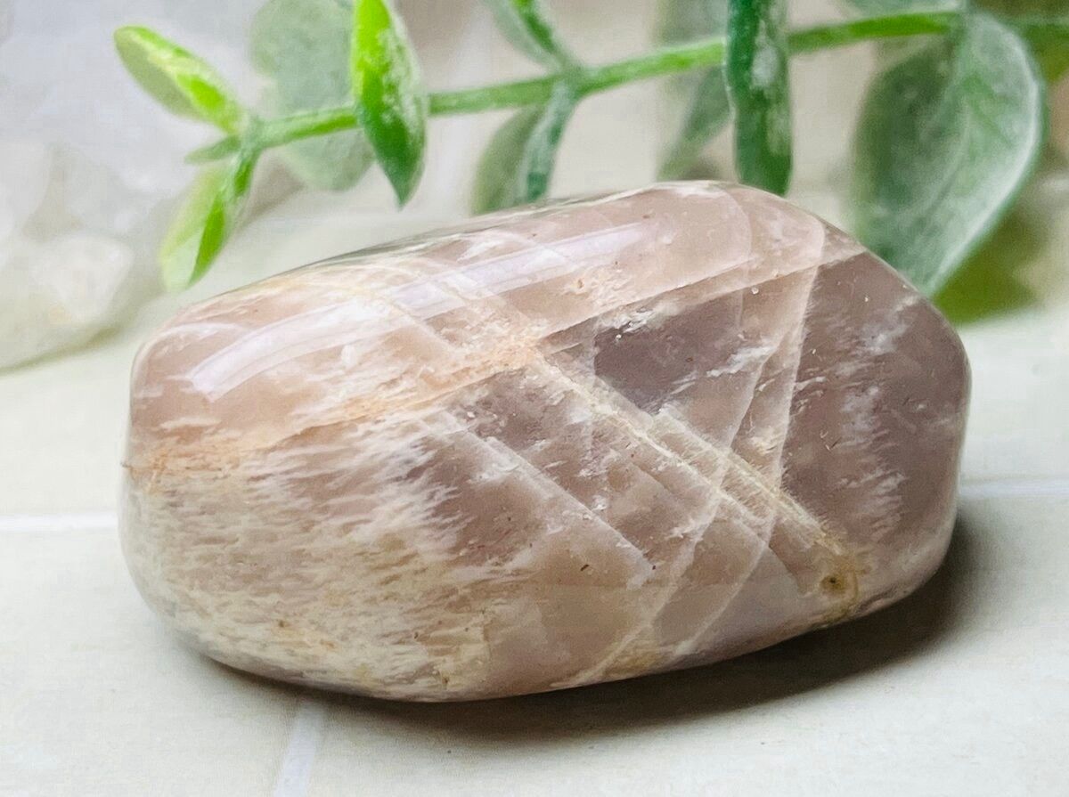 くるみ様 レア 高品質 モリオン ぷっくり月 ムーン 握り石