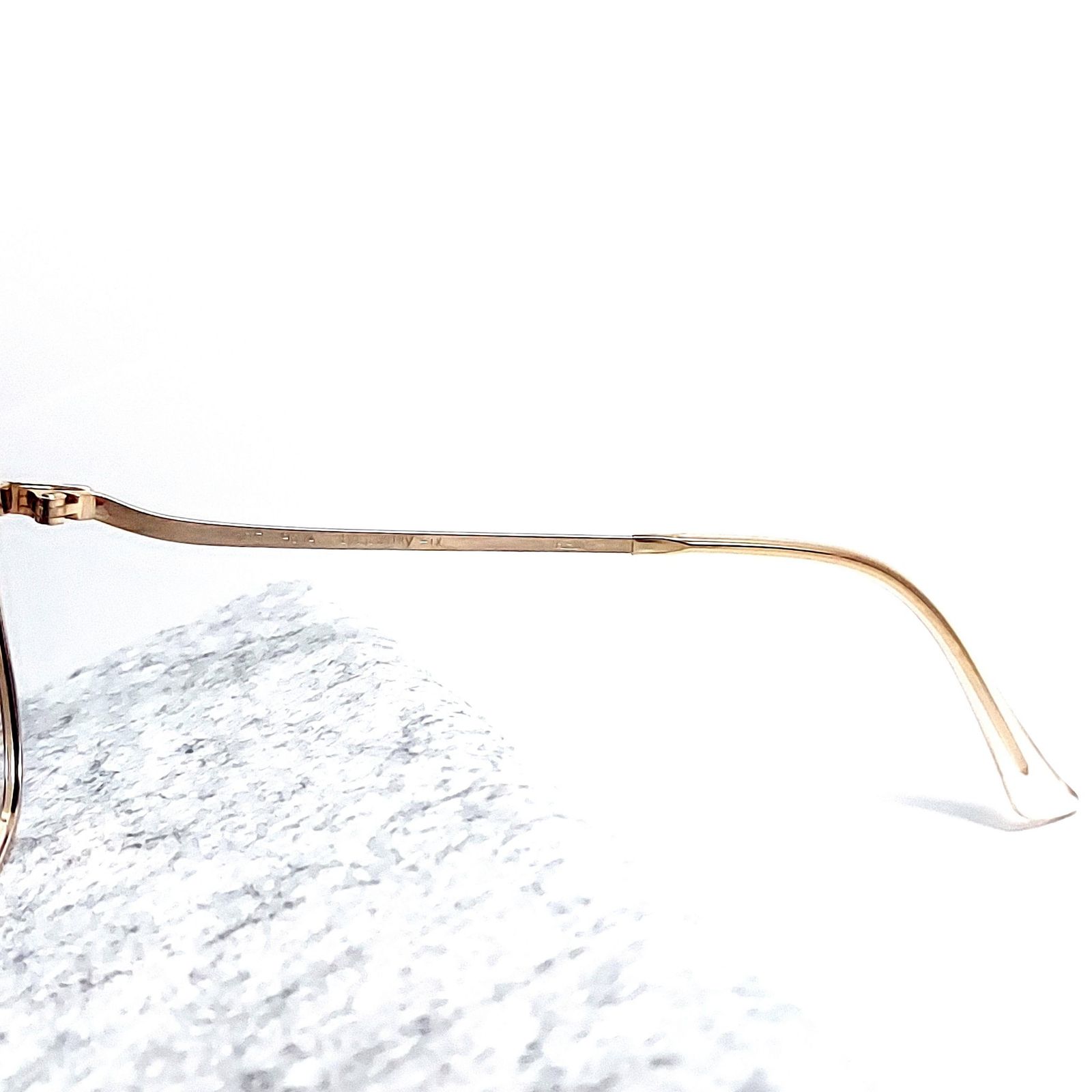 No.749メガネ　HOYA　宝飾ルビー&18K装飾【度数入り込み価格】 No.749+メガネ HOYA 宝飾ルビー&18Kデコ【度数入り込み価格】 - メルカリ