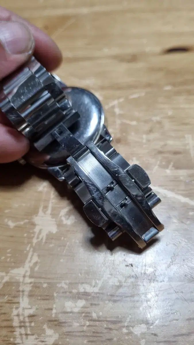 イタリア製自動巻きメンズウォッチ