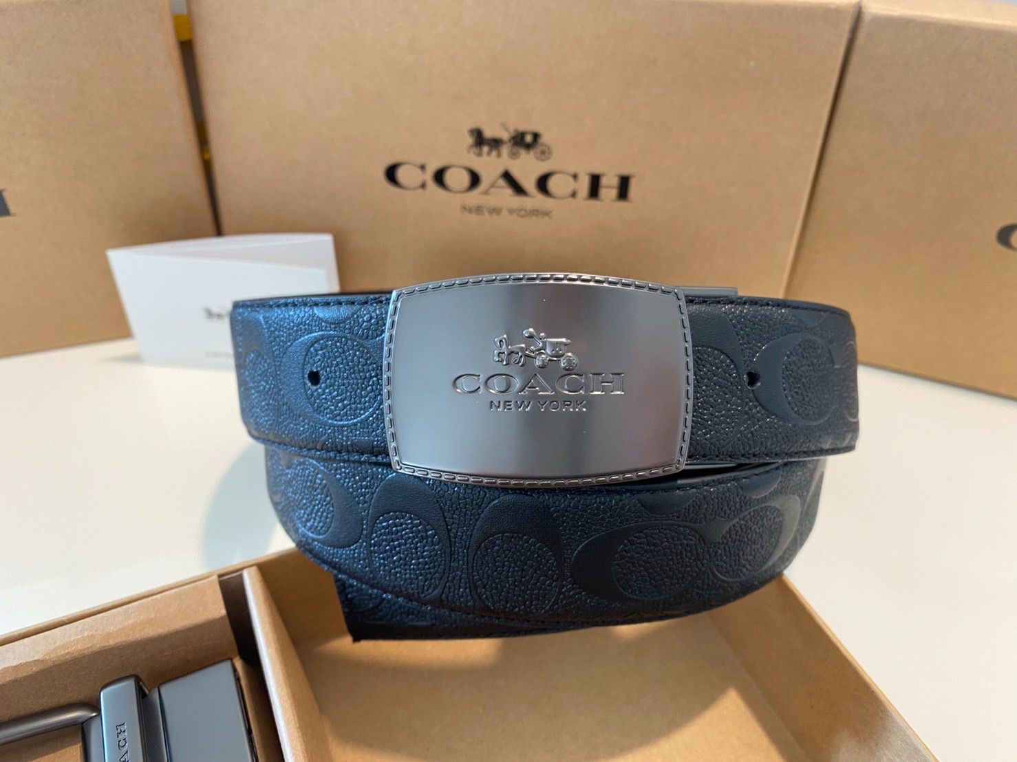 SALE♪コーチ 馬車バックル リバーシブル シグネチャー ベルト 社会人