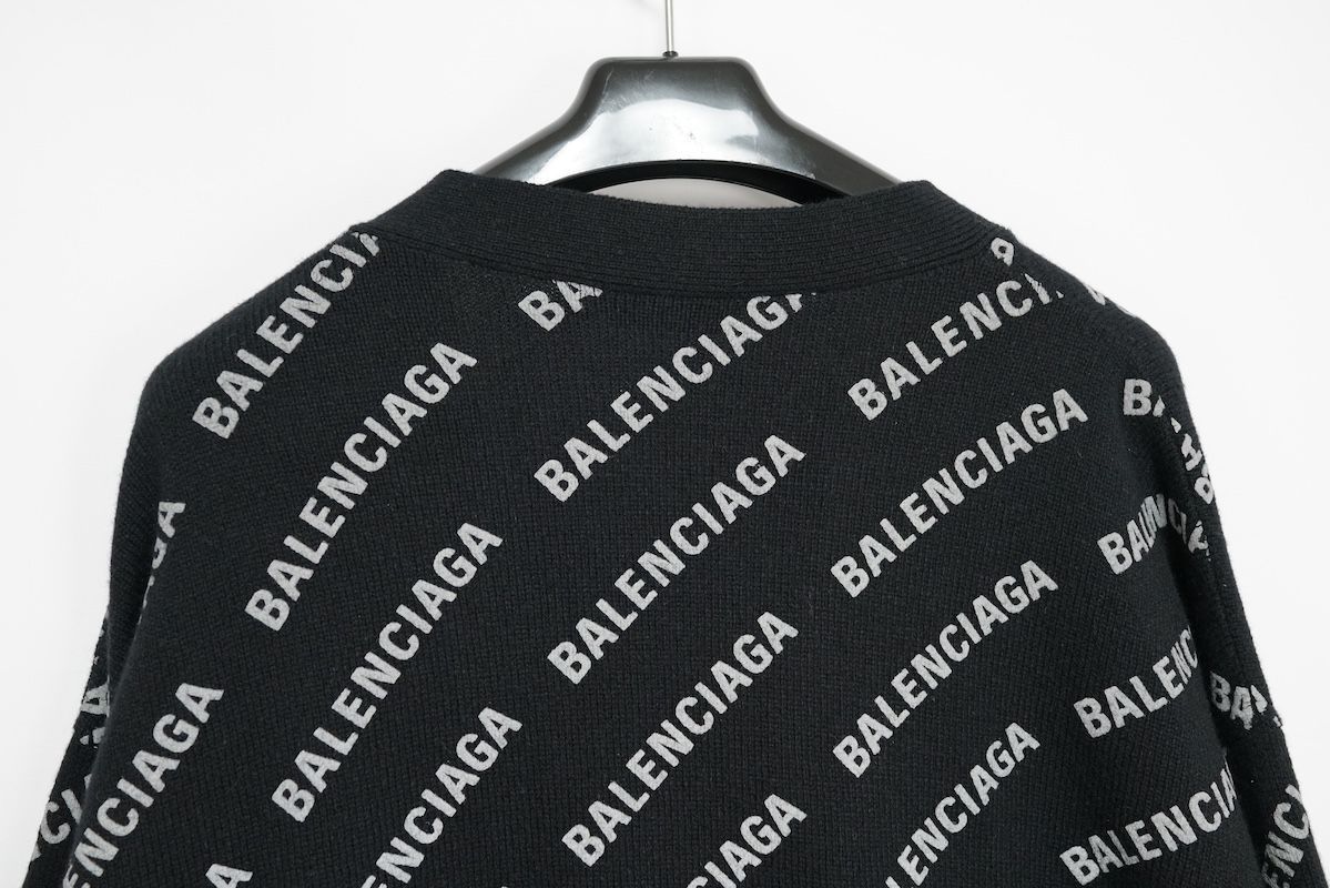 定価23万↑バレンシアガ ALLOVER LOGOcardigan カーディガン Balenciaga - All over logo cardigan Pink - The Corner