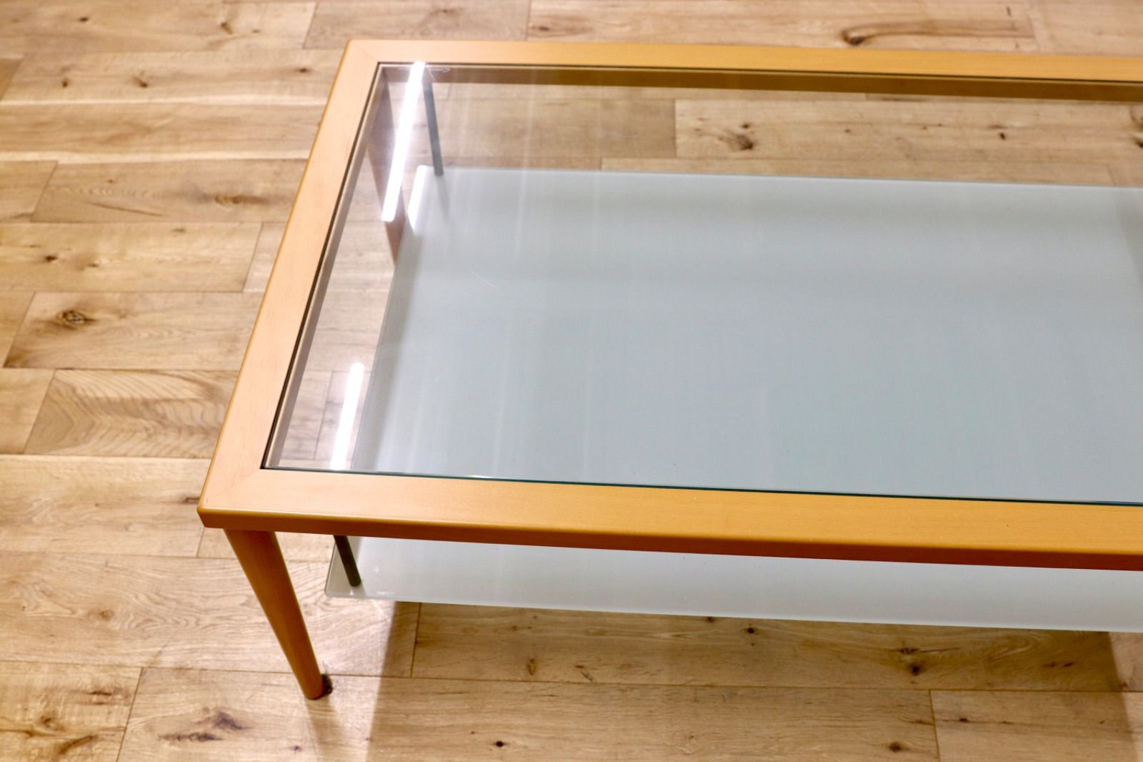 ガラステーブル