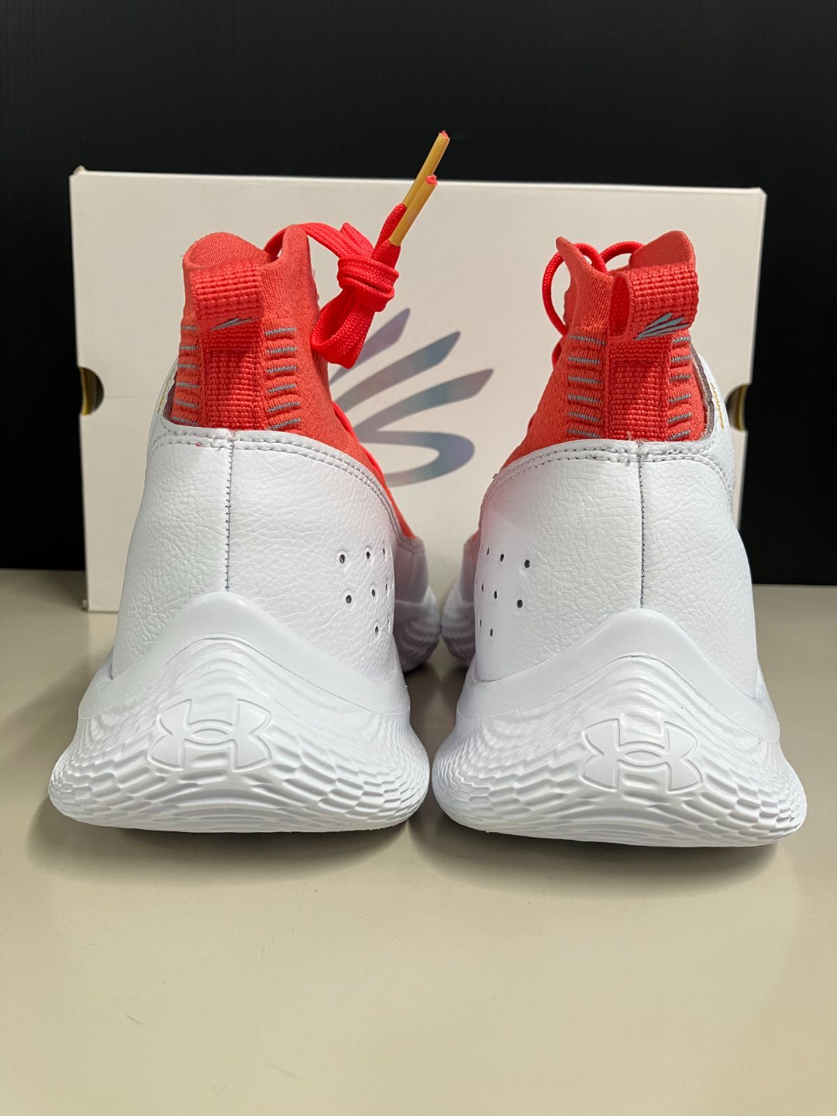 むつ80-0128】Under Armour Curry 4 Flotro 