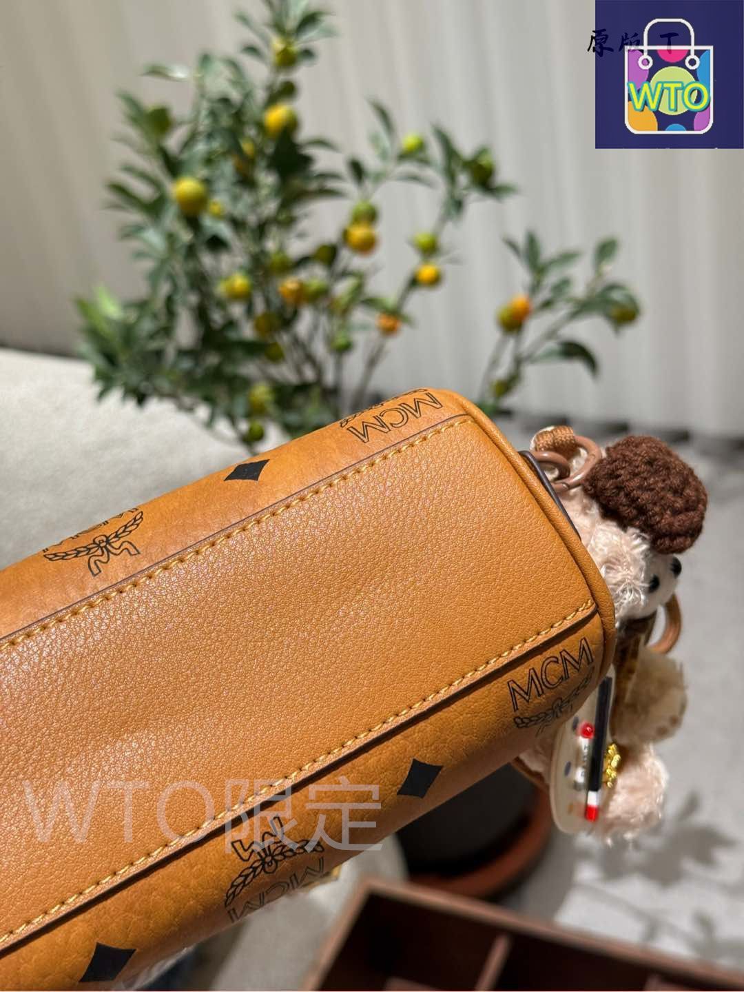 今日特価】MCM オリジナル ティーゴールド Mini Nano ピロー