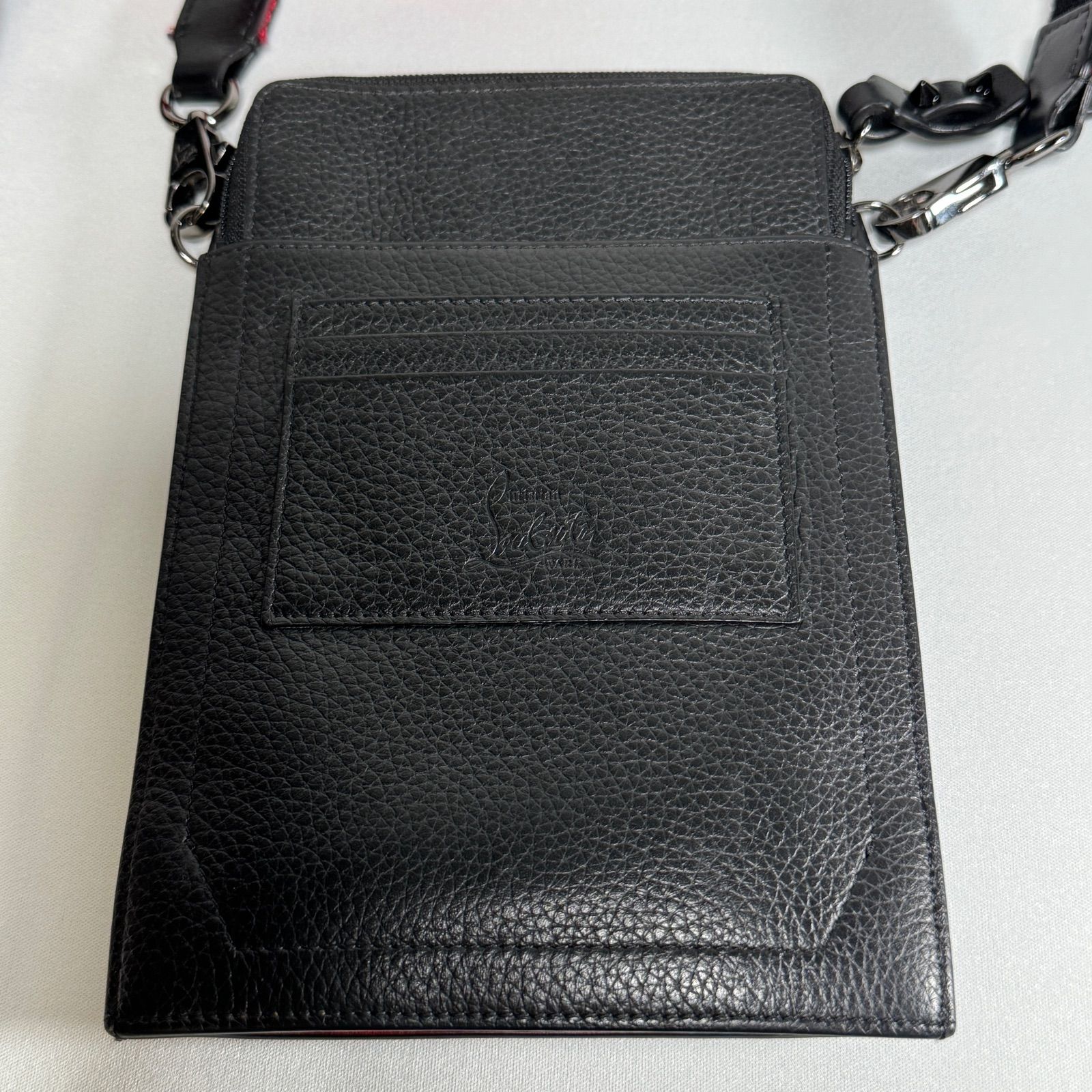 Christian Louboutin / PHONE POUCH/ポーチ/ショルダーバッグ/ブラック/クロコダイル/型押し/ CHRISTIAN LOUBOUTINクリスチャンルブタンLoubilab phone pouch