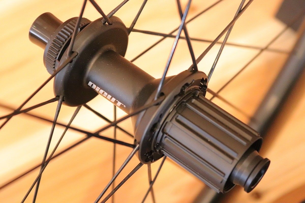 DT SWISS ARC1100 DICUT 240Sハブ DT SWISS ARC 1100 DICUT 62 DB 240ハブ カーボン チューブレス DISC