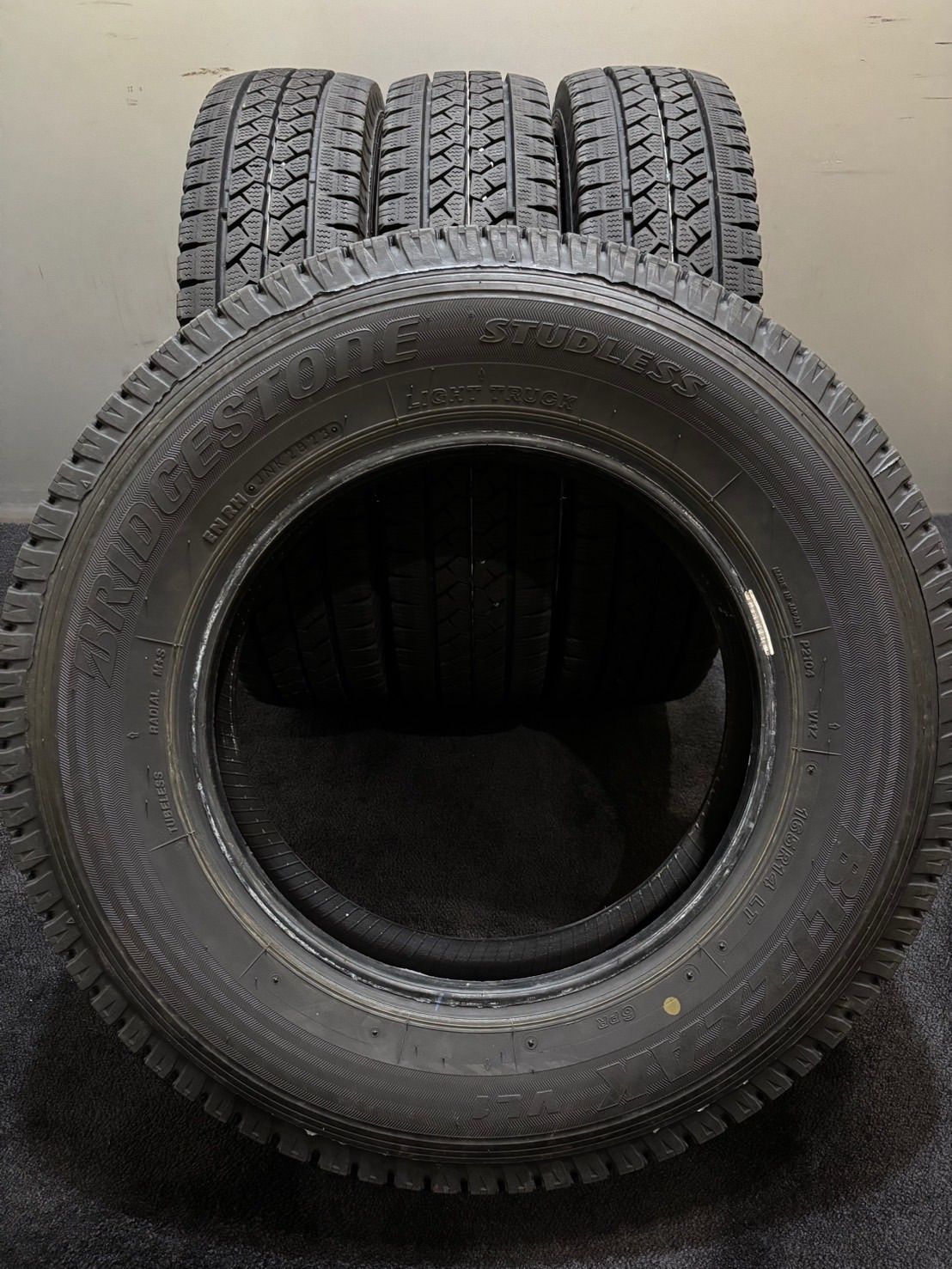 23年製 スタッドレス