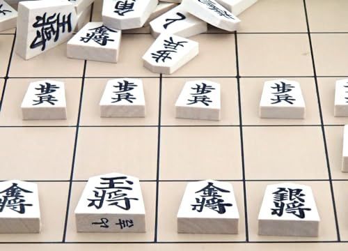 将棋セット 人気セットに駒台付 新桂２寸足付将棋盤と正式書体の白椿上