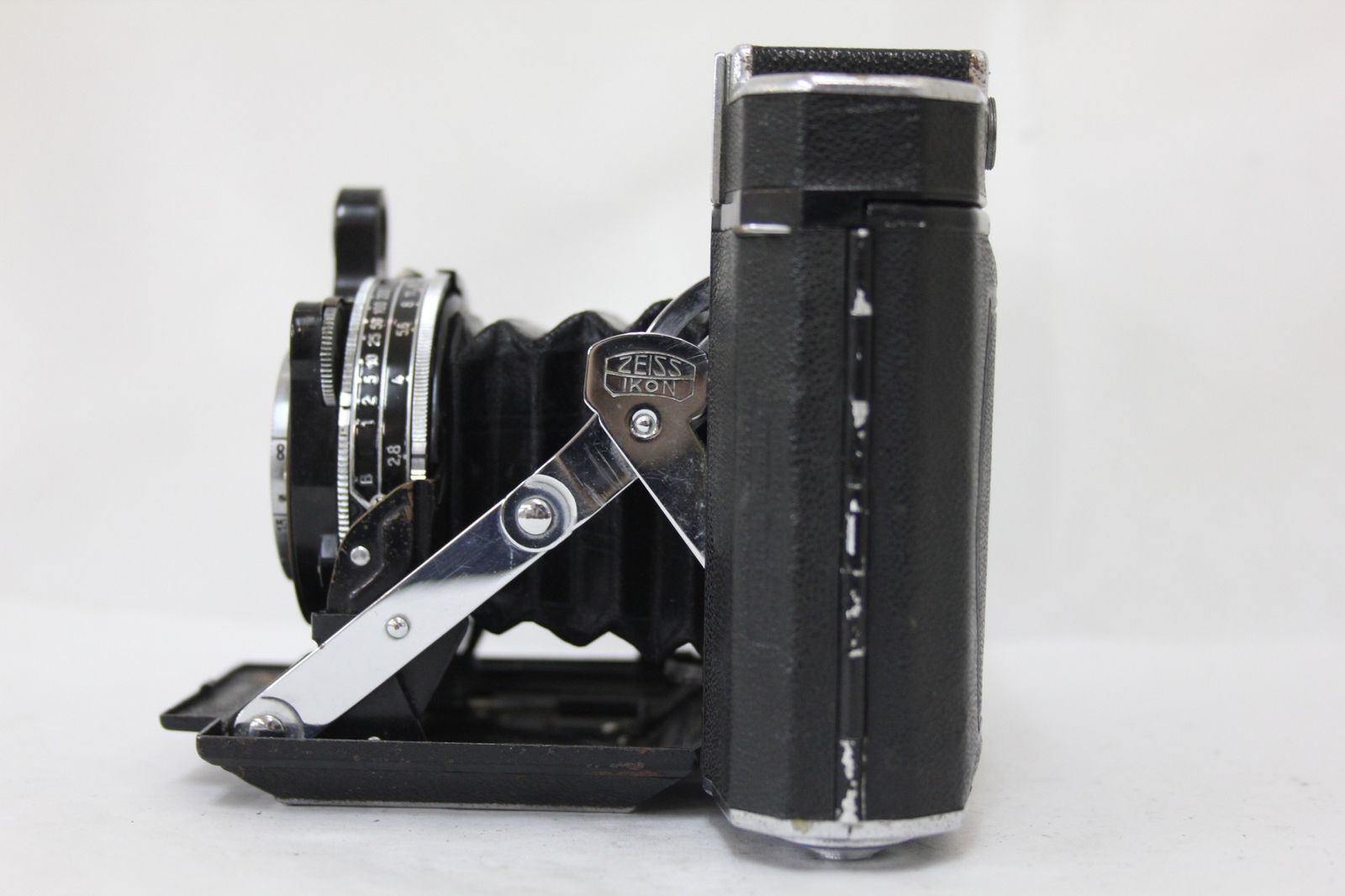 F2.8