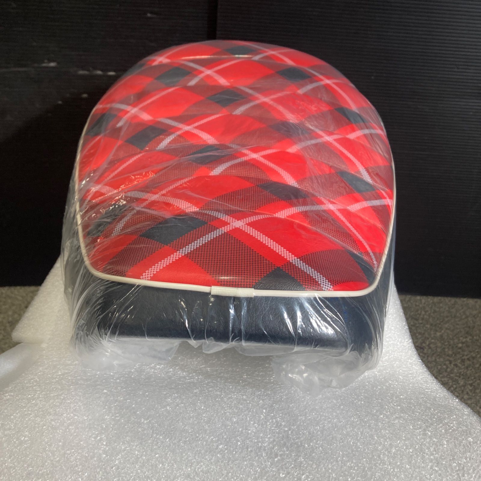 美品　モンキー125 JB03 純正シート　チェック柄 ホンダ純正 新品 モンキー125 JB03 シート チェック柄 赤黒 JB05