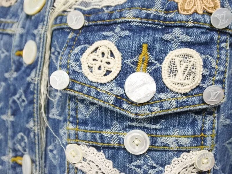 専用★美品★ルイヴィトン デニムジャケット ロゴボタン LOUIS VUITTON - ルイヴィトン LOUIS VUITTON ジャケット デニム