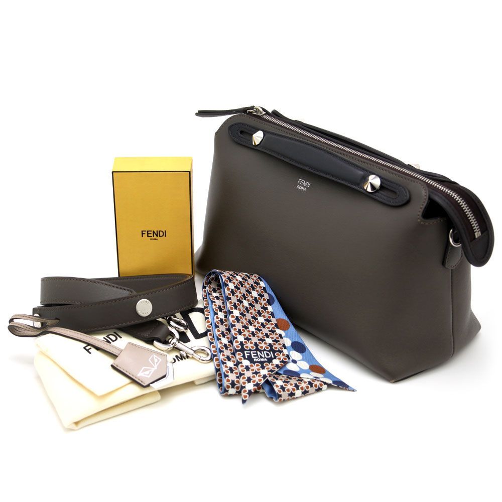 【FENDI】バイザウェイ ミディアム ハンドバッグ ブラック 中古 FENDI（ブラック/黒色系）のフリマアイテム一覧