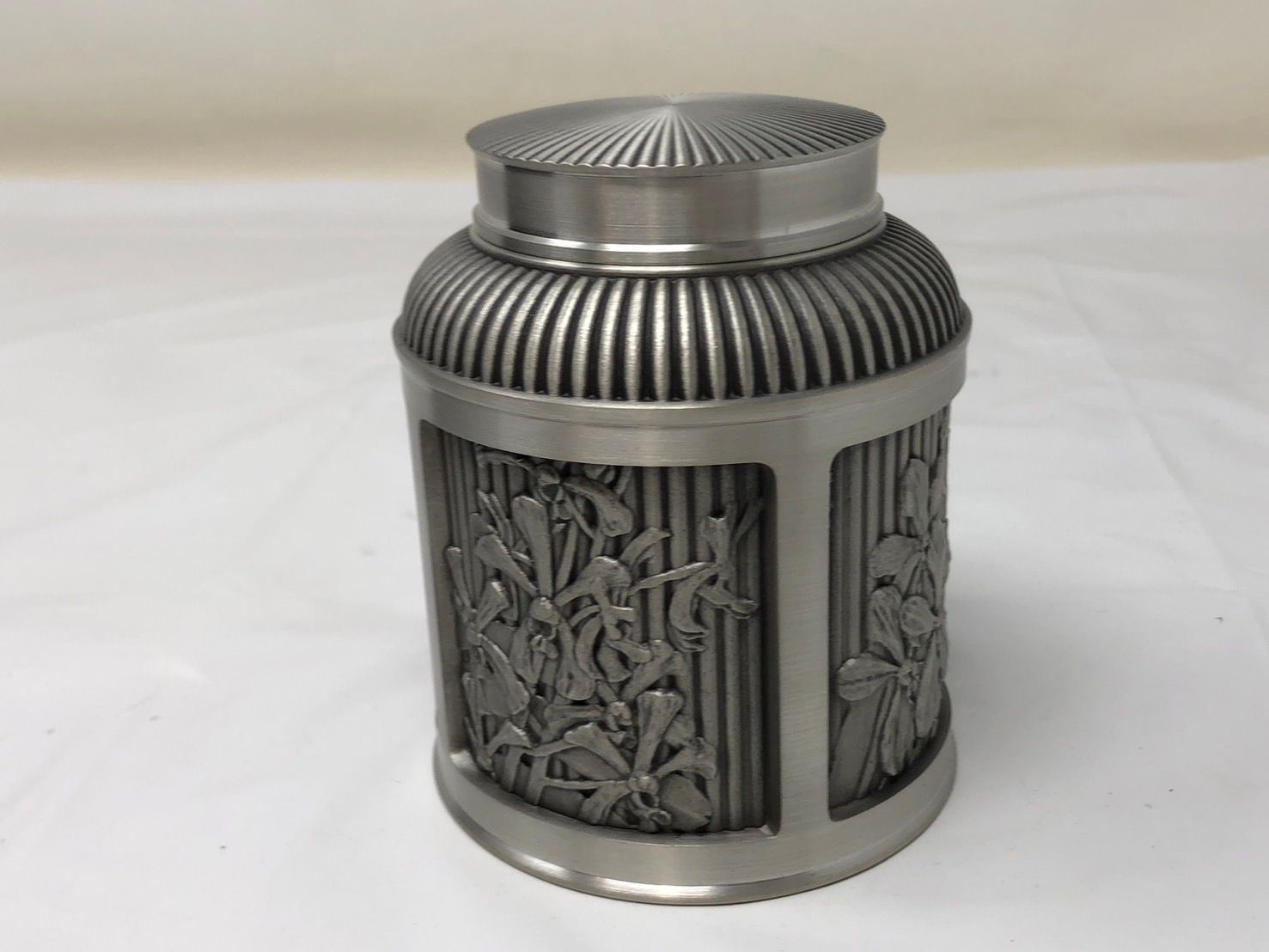 レビュー ROYAL SELANGOR ロイヤルセランゴール 錫製 PEWTER 茶筒 蘭 花 き 18455