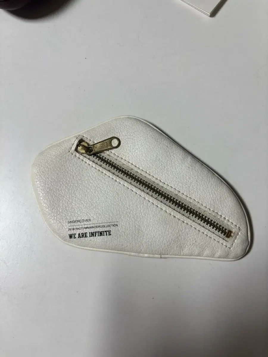 シリアルナンバー入りバットマン コインバンク 陶器製 品 シリアルナンバー入りバットマン コインバンク 陶器製 品 バットマン85周年を記念して