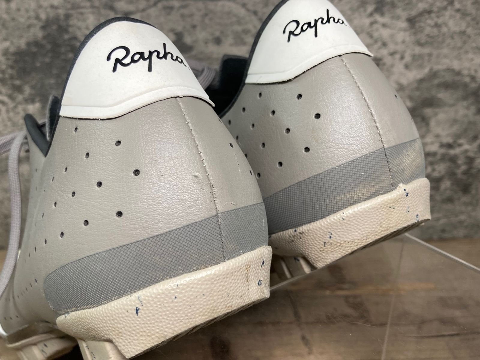 EXPLORE SHOE